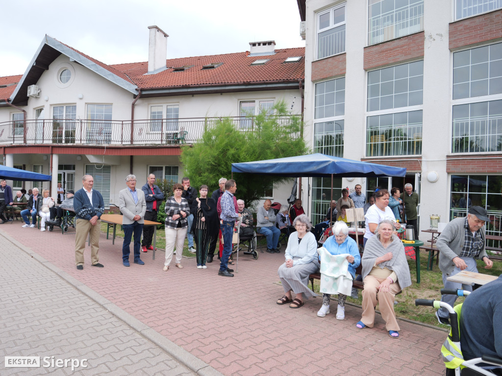 Rodzinny Piknik na Sportowo w DPS w Szczutowo