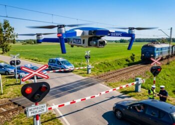 ⚠️ Dron widzi więcej: Sierpeccy policjanci łapali nieodpowiedzialnych kierowców przy torach